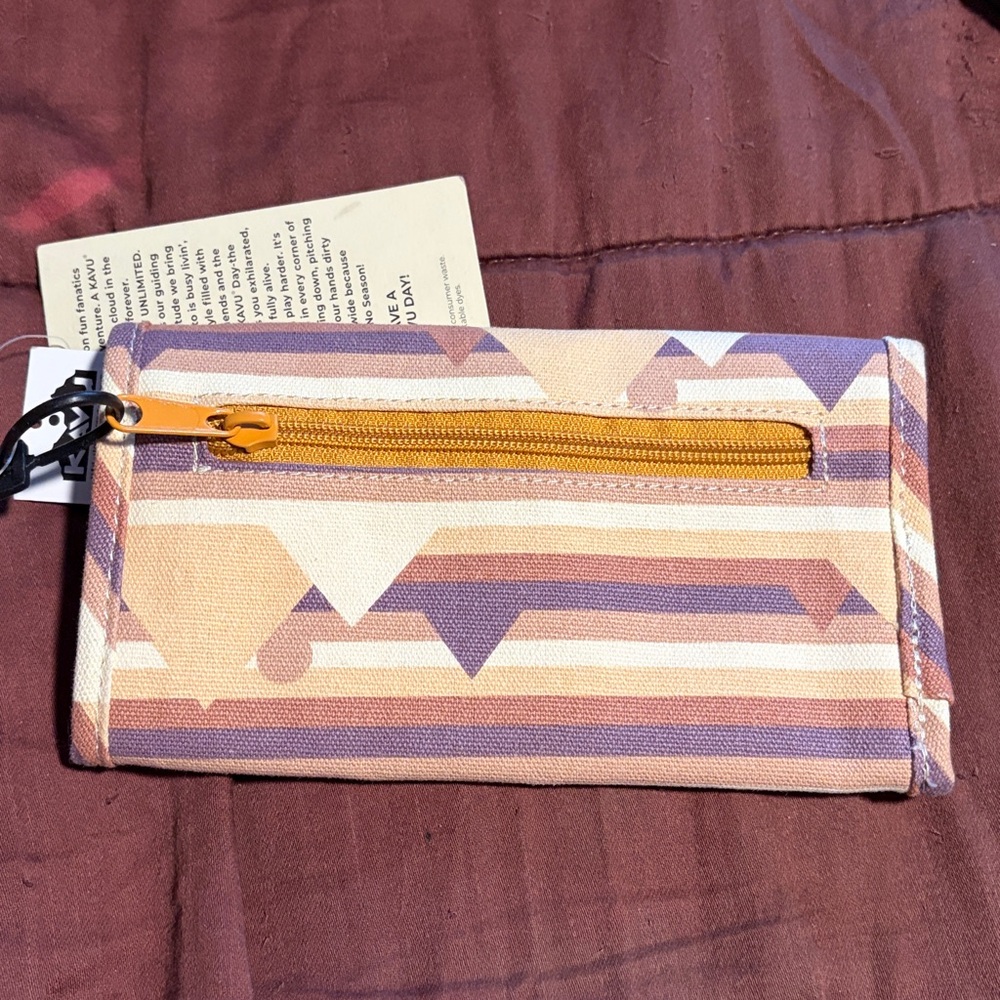 Wallet by Kavu Brand.  NWT! - Picture 11 of 15